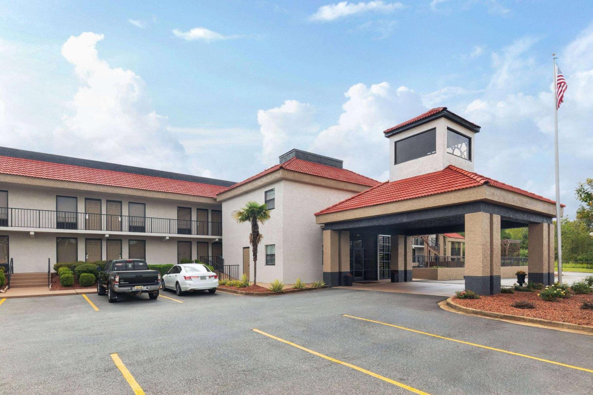 Hotel Ramada By Wyndham Bainbridge Exteriér fotografie