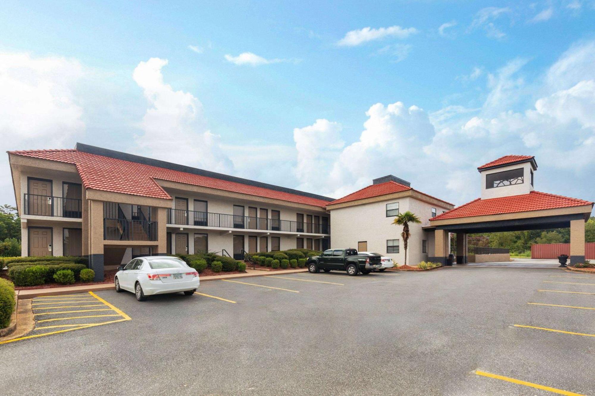 Hotel Ramada By Wyndham Bainbridge Exteriér fotografie